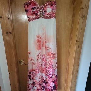 Womens size 10 Strapless floral Caché dress.